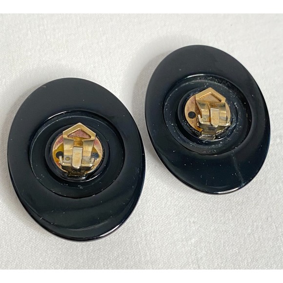 Oval Stud Earrings Black Enamel Framing Gold Tone Chip Inlay Clip On - Picture 5 of 7